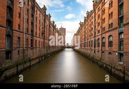 immagine degli edifici rossi del distretto dei magazzini di amburgo, amburgo, germania Foto Stock