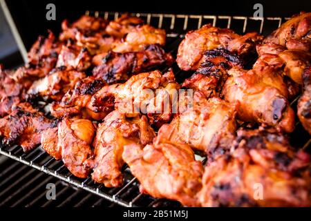 Fotografia di alcune ali calde di pollo alla griglia Foto Stock