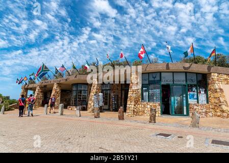 Cape Point, Capo Occidentale, Sud Africa. 2019. La stazione della funicolare, i negozi e i visitatori a Cape Point nel Parco Nazionale di Table Mountain, S Africa Foto Stock