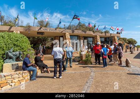 Cape Point, Capo Occidentale, Sud Africa. 2019. La stazione della funicolare, i negozi e i visitatori a Cape Point nel Parco Nazionale di Table Mountain, S Africa Foto Stock