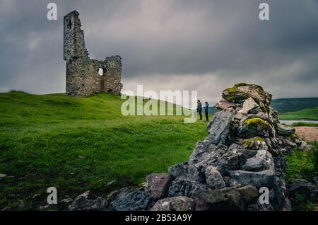 Rovina del castello di Ardvreck nella Scozia settentrionale, Regno Unito Foto Stock