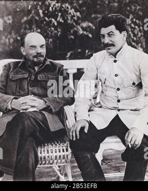 Vladimir Lenin e Joseph Stalin a Gorki nel 1922. Foto Stock