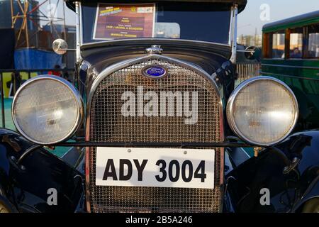 Auto d'epoca e nuova e bike show a Mumbai, India. Foto Stock