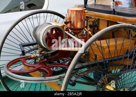 Auto d'epoca e nuova e bike show a Mumbai, India. Foto Stock