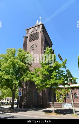 Kreuzkirche, Hohenzollerndamm, Schmargendorf, Berlino, Deutschland Foto Stock