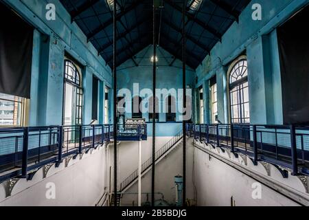 Vista interna della Pump-House del Titanic a Belfast, Irlanda del Nord. Foto Stock