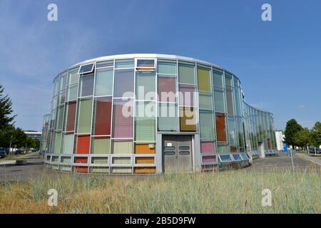 Zentrum für Photonik und Optik ZPO, Schwarzschildstrasse, Adlershof, Berlino, Deutschland Foto Stock