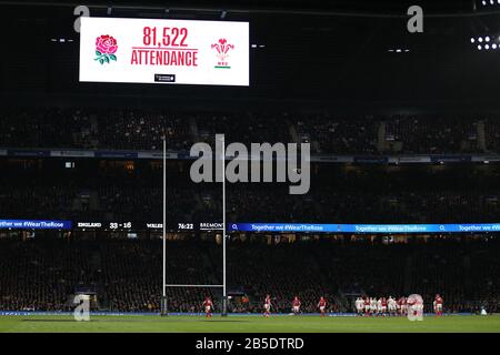 Londra, Regno Unito. 07th Mar, 2020. Una visione generale come quadro di valutazione mostra la partecipazione di corrispondenza a 81.522. Inghilterra / Galles, Guinness sei nazioni 2020 rugby campionato al Twickenham Stadium di Londra il sabato 7th marzo 2020. Si prega di notare che le immagini sono solo per uso editoriale. PIC by Andrew Orchard/Andrew Orchard sports photography /Alamy Live News Credit: Andrew Orchard sports photography/Alamy Live News Foto Stock