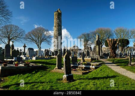 Old Abbey E Round Tower, E Croci Celtiche A Monasterboice, County Louth, Irlanda Foto Stock