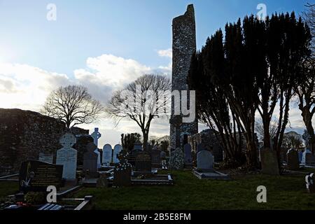 Old Abbey E Round Tower, E Croci Celtiche A Monasterboice, County Louth, Irlanda Foto Stock
