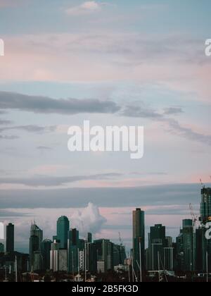Un bellissimo paesaggio urbano al tramonto a Sydney, Australia Foto Stock