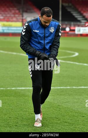 Crawley, Regno Unito. 07th Mar, 2020. Crawley, INGHILTERRA - MARZO 7TH Zeus De la Paz di Oldham Athletic durante la partita Sky Bet League 2 tra Crawley Town e Oldham Athletic al Broadfield Stadium, Crawley sabato 7th marzo 2020. (Credit: Eddie Garvey | MI News) La Fotografia può essere utilizzata solo per scopi editoriali di giornali e/o riviste, licenza richiesta per uso commerciale Credit: Mi News & Sport /Alamy Live News Foto Stock