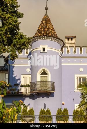 Edificio caratteristico con dettagli straordinari nel centro storico della città di bolzano in Alto Adige. Trentino Alto Adige, Italia Settentrionale, Europa Foto Stock