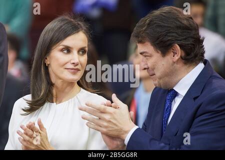 Salamanca, Castilla Leon, Spagna. 8th Mar, 2020. Queen Letizia di Spagna partecipa ''˜Coppa della Regina Spagnola' Basket Final match tra Perfumerias Avenida (vincitore) e uni Girona a Pabellon Multiusos Sanchez Paraiso l'8 marzo 2020 a Salamanca, Spagna Credit: Jack Abuin/ZUMA Wire/Alamy Live News Foto Stock