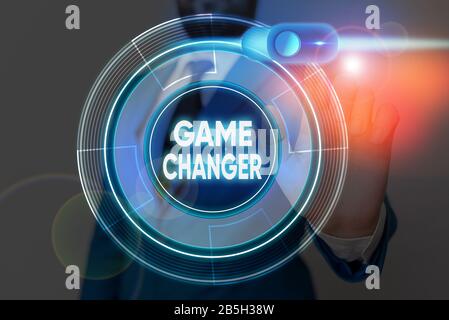 Nota di scrittura che mostra Game Changer. Concetto di business per il modo in cui questo produce un cambiamento importante nel modo attuale di fare Foto Stock