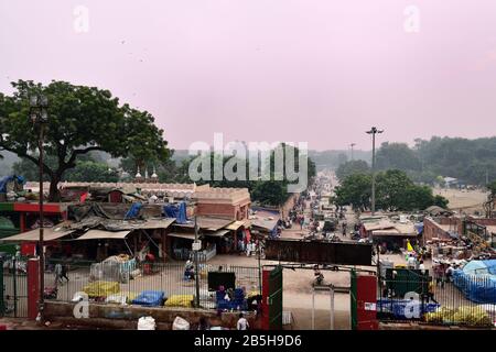 Old Delhi, India - 7th novembre 2019:Visualizzazione del mercato locale Foto Stock