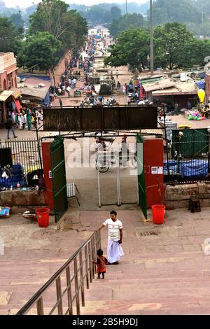 Old Delhi, India - 7th novembre 2019:Visualizzazione del mercato locale Foto Stock