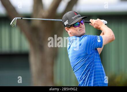 Orlando, Florida, Stati Uniti. 8th Mar, 2020. Zach Johnson sul secondo tee durante l'ultimo round dell'Arnold Palmer Invitational presentato da Mastercard tenuto presso l'Arnold Palmer's Bay Hill Club & Lodge di Orlando, Fl. Romeo T Guzman/CSM/Alamy Live News Foto Stock