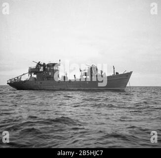 Kriegsfischkutter KFK 55 Deutsche Kriegsmarine / Taglierina da pesca da guerra della Marina tedesca Foto Stock