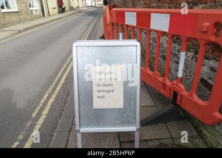 Parete Danneggiata Da Storm Ciara, Ely, Cambridgeshire, Inghilterra Foto Stock