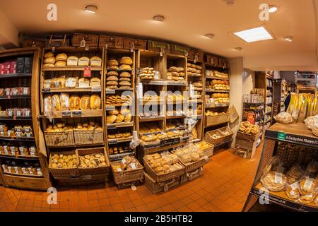 Chatsworth Farm Shop interno, Pilsley, Derbyshire Foto Stock