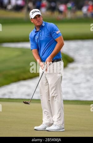 Orlando, Florida, Stati Uniti. 8th Mar, 2020. Tom Hoge sul sesto green durante l'ultimo round dell'Arnold Palmer Invitational presentato da Mastercard tenuto presso l'Arnold Palmer's Bay Hill Club & Lodge di Orlando, Fl. Romeo T Guzman/CSM/Alamy Live News Foto Stock