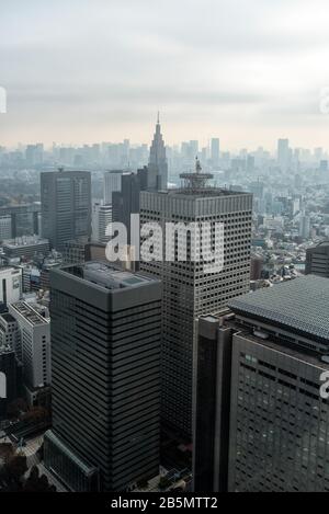 Vista aerea verticale, Shinjuku, Tokyo, Giappone Foto Stock