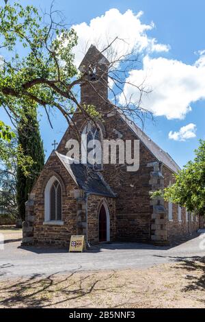 Santa Trinità Chiesa Risalente Al 1861, Maldon, Victoria, Australia. Maldon è una storica città di goldush e nel 1966 è stato classificato dal Nat australiano Foto Stock