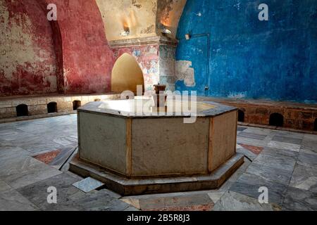 Sala comune di Hammam Ezzedrine, souk, Città Vecchia, Tripoli (Trabous), Libano, Medio Oriente, colore Foto Stock