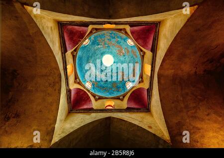 Hammam Ezzedrine, Souk, Città Vecchia, Tripoli (Trabous), Libano, Medio Oriente, Colore Foto Stock