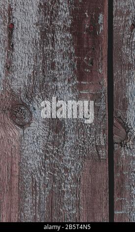 Porta in legno con vernice pelante e maniglie vintage con spazio per il testo Foto Stock