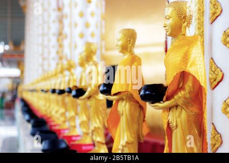 Buddha nel tempio della Thailandia. Foto Stock