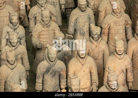 Statue dell'Esercito di Terracotta, Pit 1, mausoleo del Primo Imperatore Qin Shi Huang, Distretto di Lintong, Xi'an, provincia di Shaanxi, Cina Foto Stock