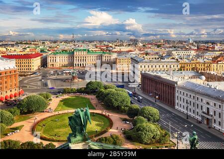 La Russia, San Pietroburgo Vista aerea dalla Cattedrale di San Isacco in della città Foto Stock