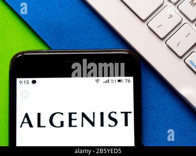 Ucraina. 9th Mar, 2020. In questa immagine è riportato un logo Algenist visualizzato su uno smartphone. Credit: Igor Golovniov/Sopa Images/Zuma Wire/Alamy Live News Foto Stock