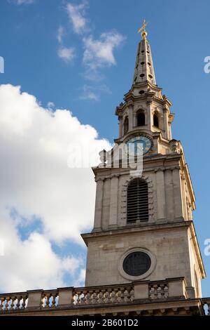 St Martin-in-the-Fields, una chiesa anglicana inglese all'angolo nord-est di Trafalgar Square, Westminster, Londra. Foto Stock