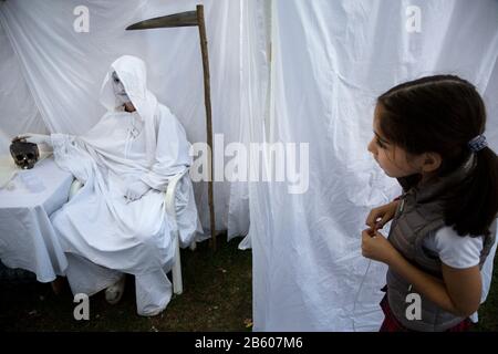 Mosca, Russia. 7 settembre 2014 Parco giochi interattivo per i bambini al VDNH il giorno della città come parte della vacanza "Bambini della città" a Mosca, Russia Foto Stock