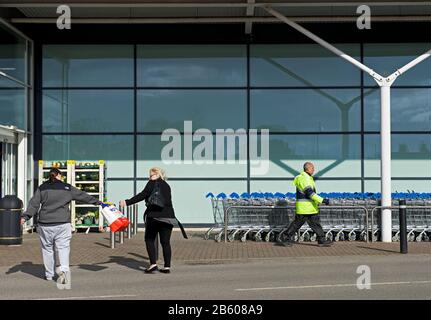 Supermercato Tesco a Market Weighton, East Yorkshire, Inghilterra Regno Unito Foto Stock