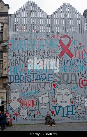 Belgio, Bruxelles, AIDS e prevenzione HIV mural Photo © Fabio Mazzarella/Sintesi Foto Stock