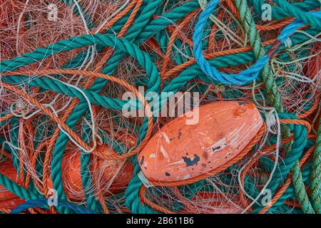 Corde colorate marine aggrovigliate Foto Stock