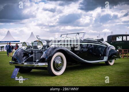 1935 Hispano Suiza K6 Cabriolet, presso Salon Prive al Palazzo Blenheim, settembre 2019 Foto Stock