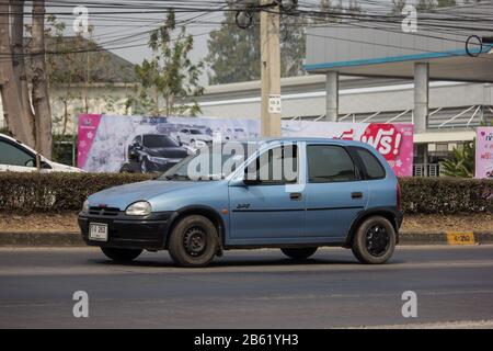 Chiangmai, Tailandia - 18 Febbraio 2020: Auto Privata, Opel Swing. Foto sulla strada n. 121 a circa 8 km dal centro di Chiangmai, thailandia. Foto Stock