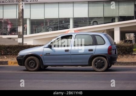 Chiangmai, Tailandia - 18 Febbraio 2020: Auto Privata, Opel Swing. Foto sulla strada n. 121 a circa 8 km dal centro di Chiangmai, thailandia. Foto Stock