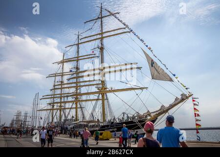 Esbjerg, Danimarca - 02 Agosto 2014: Grande nave sul porto. Le Tall Ships Si Regano nel porto di Esbjerg Foto Stock