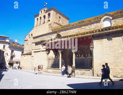 Facciata della cattedrale. Jaca, Provincia Di Huesca, Aragona, Spagna. Foto Stock