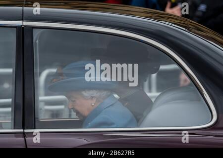 Westminster Abbey, Londra, Regno Unito. 09th Mar, 2020. La Regina Arriva - un servizio per commemorare il Commonwealth è frequentato dalla famiglia reale e rappresentanti dei paesi del Commonwealth, a Wrestminster Abbey, Londra. Credito: Guy Bell/Alamy Live News Credito: Guy Bell/Alamy Live News Foto Stock