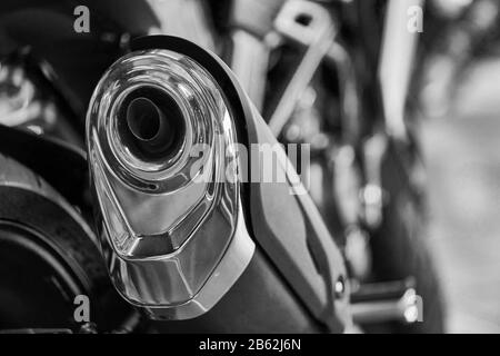 Primo piano dei tubi di scarico di una motocicletta Foto Stock