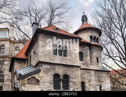 Antica Sinagoga di Claus con museo ebraico nel quartiere di Praga Foto Stock