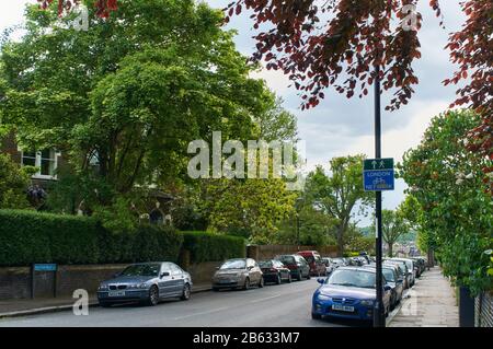 Harefield Road nel sobborgo di Londra di Brockley, South East London UK Foto Stock