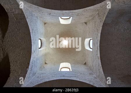 Vista Dettagliata Della Nave Del Duomo Nella Regione Puglia Del Sud Italia Foto Stock